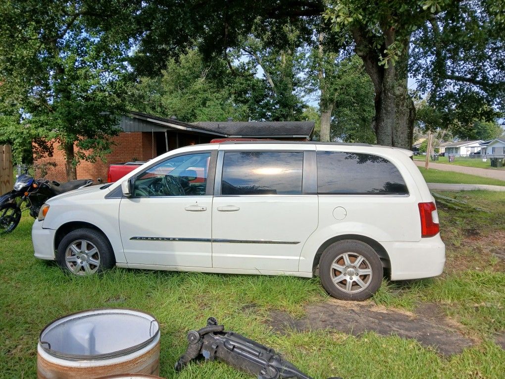 2012 Chrysler Town & Country