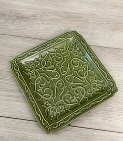 Chris Madden Green Decorative Plate *2