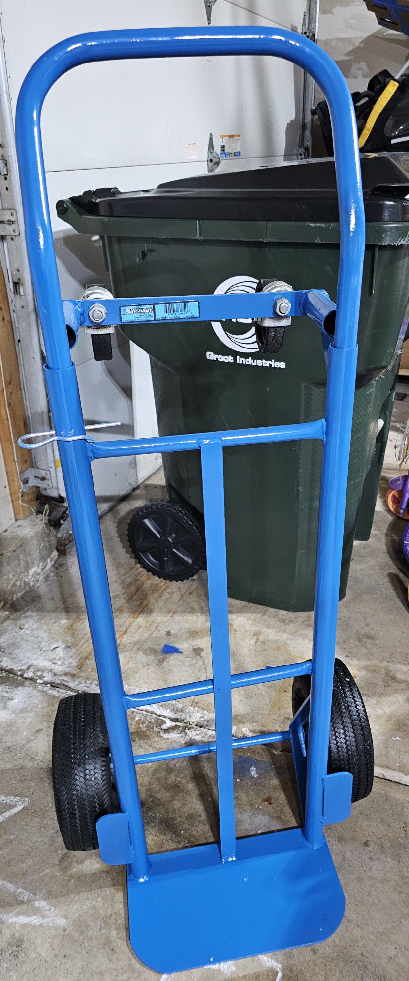 Milwaukee Convertible Hand Truck / Dolly Model 60650 Electric Blue 600 Lbs