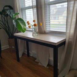 Console/Entry Table