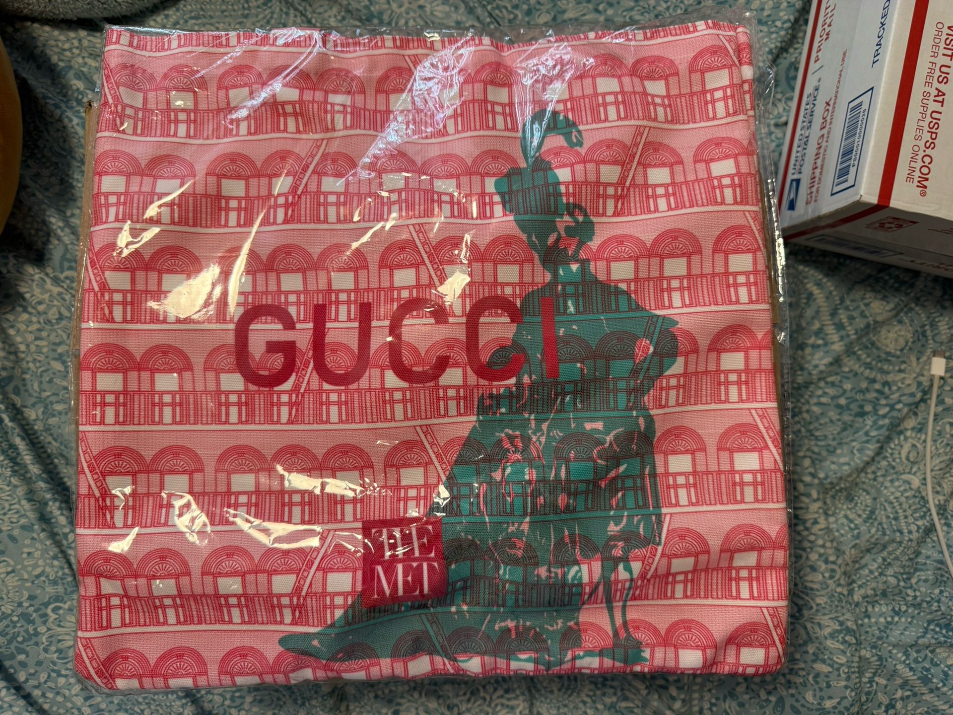 GUCCI NY Museum of Art Limited Edition THE MET PINK Eco Tote Bag New