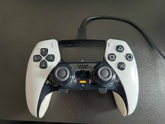 DualSense Edge controller