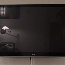 60" LG Plasma HD TV in Good Condition - Asking Only $100