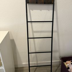 Decorative ladder With Hooks For Blankets