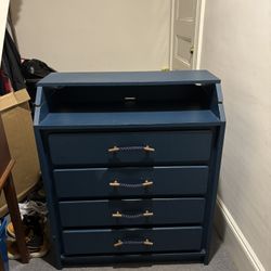 Vintage Dresser For Baby/toddler w/ Changing Station