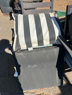 Seat cushion