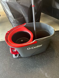 Mop and mop bucket