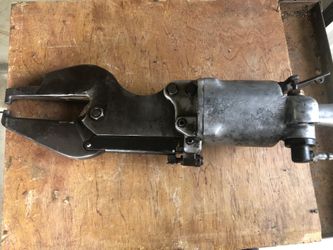 Compression Riveter Model 351 by Chicago Pneumatic