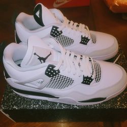 Jordan Retro 4 "Military" Size 12.5 $450