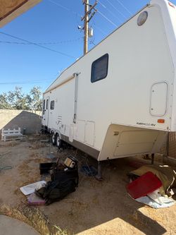 2004 fleetwood 5th wheeler