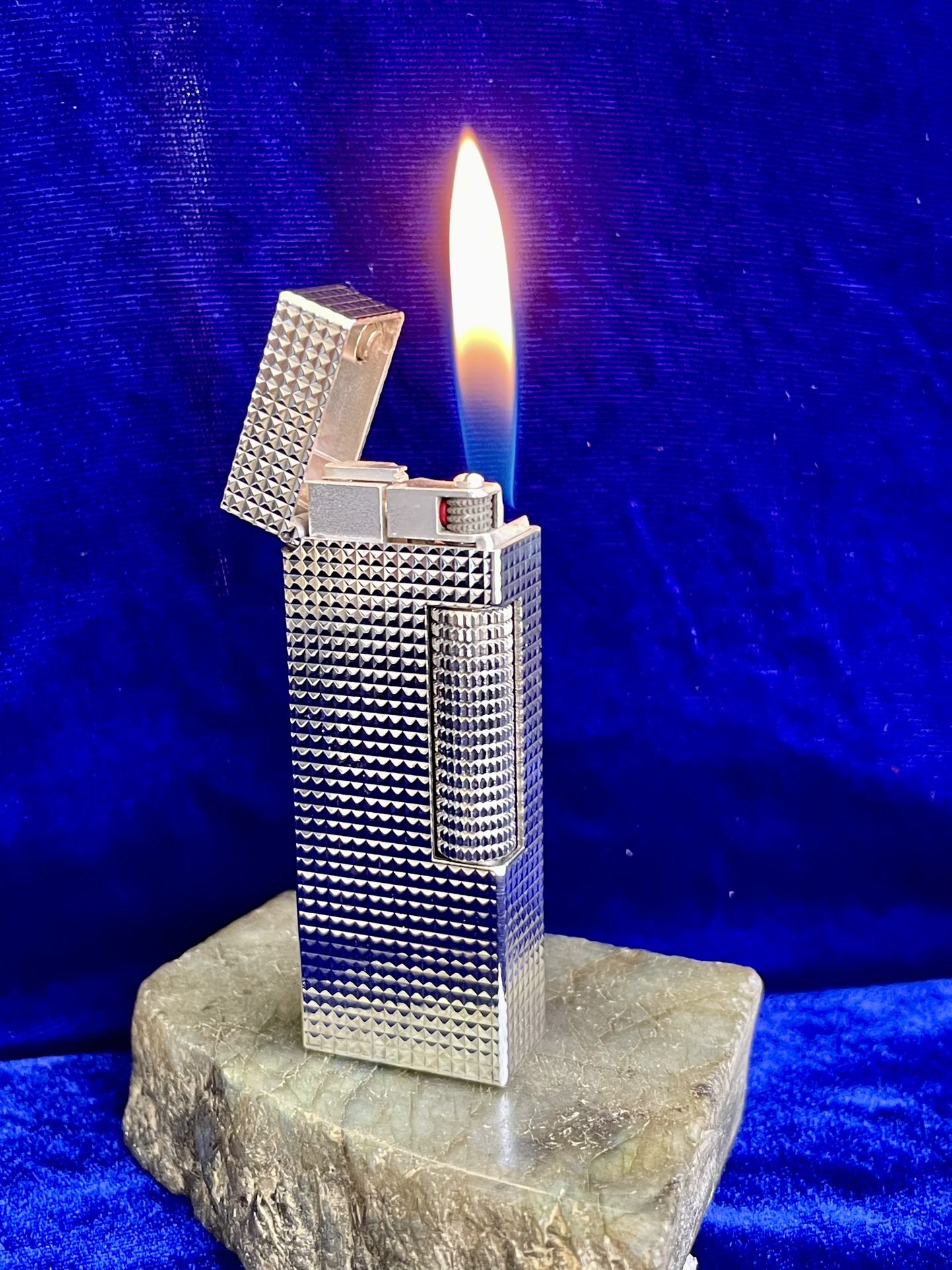 Rare Vintage Diamond Cut Silver Dunhill Lighter 99.9% New Condition Works 1 Year Warranty