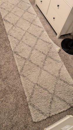 Gray Shag Runner Rug with Geometric Pattern