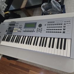 Yamaha Motif ES 6 61 key synthesizer 