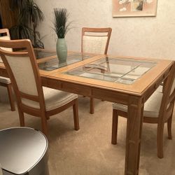 High quality Solid Oak and Glass Lauter’s Fine Furniture Dining Room Set Transitions from 66in-100in