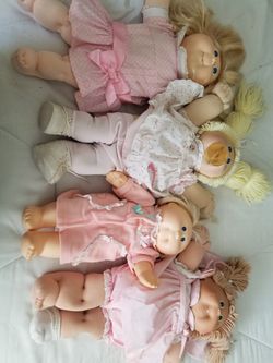 4 Vintage Cabbage Patch Dolls. $80