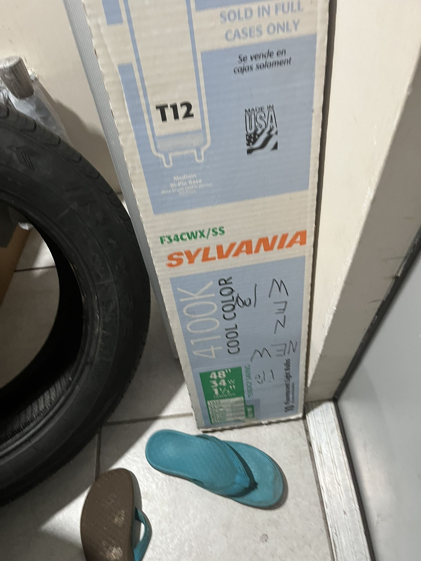 Sylvana Light Fixture Bade With Bulbs
