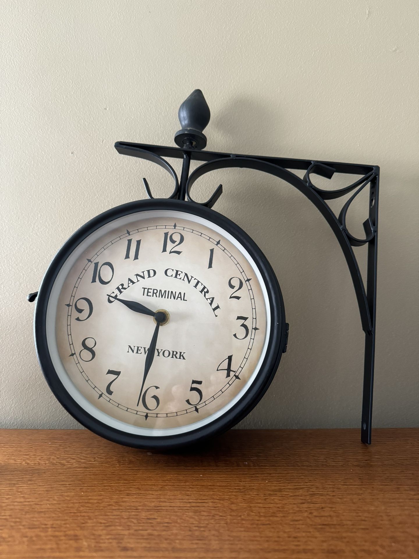 2 Sided Clock
