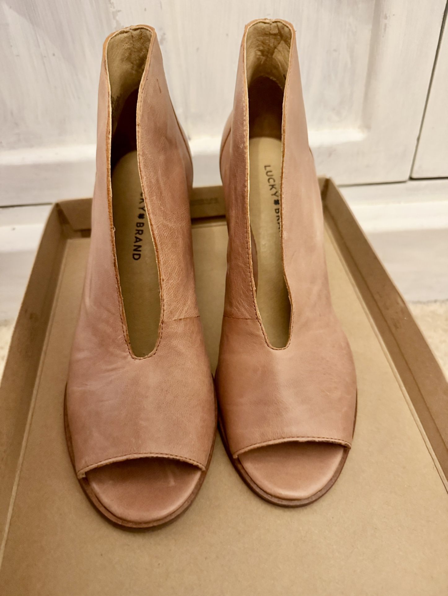 Latte Lucky Brand Leather peep toe boots