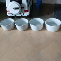 Set of 4 White Ceramic Bowls