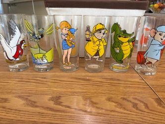 Vintage 1977 Disney The Rescuers glass set
