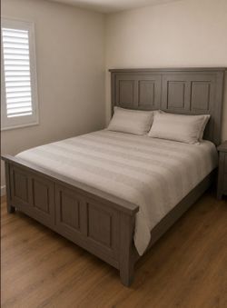 Queen bed