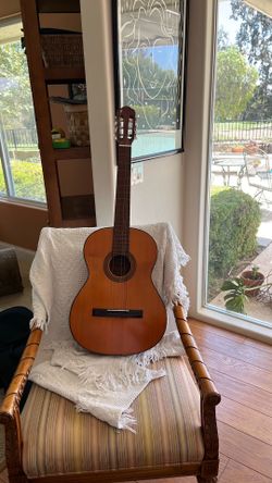 Tetomas Guitar