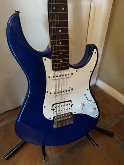 Yamaha Pacifica PAC012 Electric Guitar (Metallic Blue)