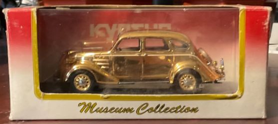 Kyosho Toyota AA Sedan golden collectible car model Museum Collection