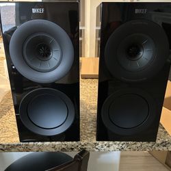 KEF R3 META PAIR LIkE NEW