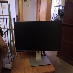 Dell LCD Monitior 24inh 