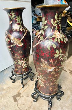 2 decorative Vases with Stands