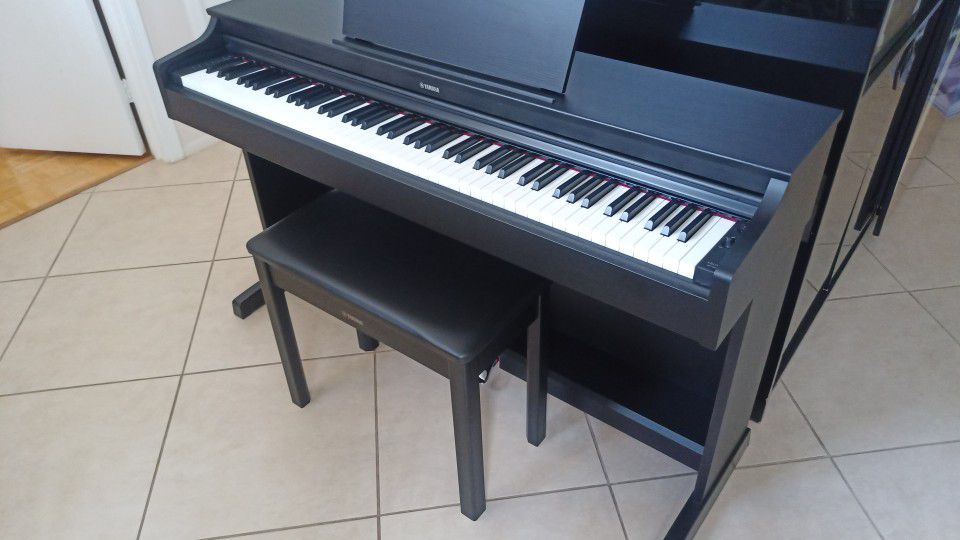 Yamaha Arius YDP-163B Digital Piano with Bench (Black Walnut)