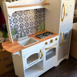 Free Used Toddler Kitchen