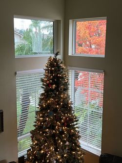 Pre-Lit Artificial Christmas Tree