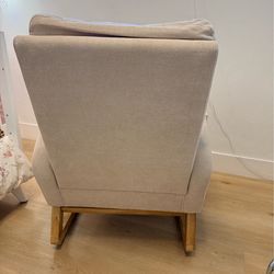 🪑 Nursery Glider / Rocking Chair – Neutral Beige (good Condition)