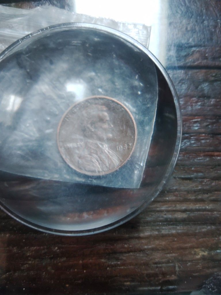 1982 Lincoln Penny Copper No Mint Mark Rare