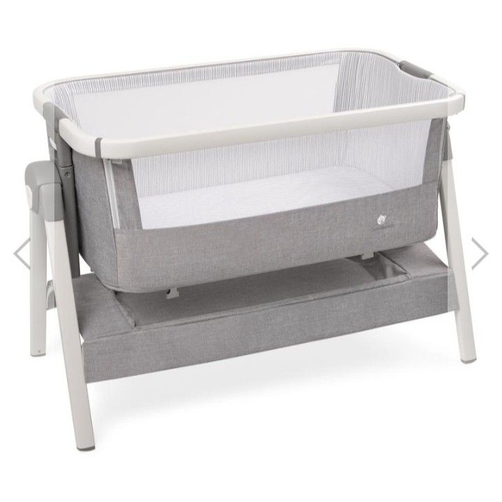 Portable Bedside Bassinet Sleeper for Newborn Babies by ComfyBumpy Model HV-C100