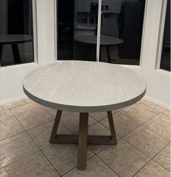 48” Round Dining Table BRAND NEW