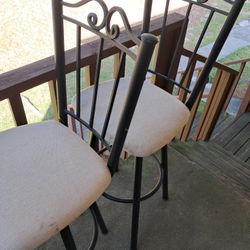 2 Metal Frame Bar Stools 