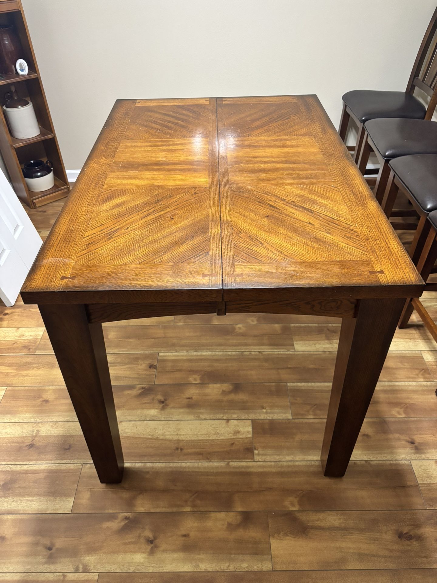 Dining Table w/6 Chairs