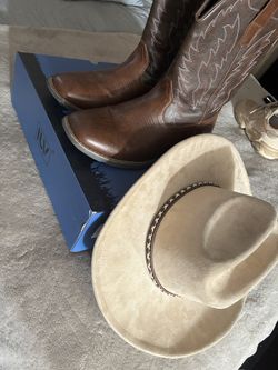 Botas Vaqueras Y Sombrero