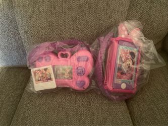 Disney Junior Minnie Mouse Cell Phone & Camera Bundle Just Play