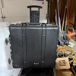Pelican 1640 road case