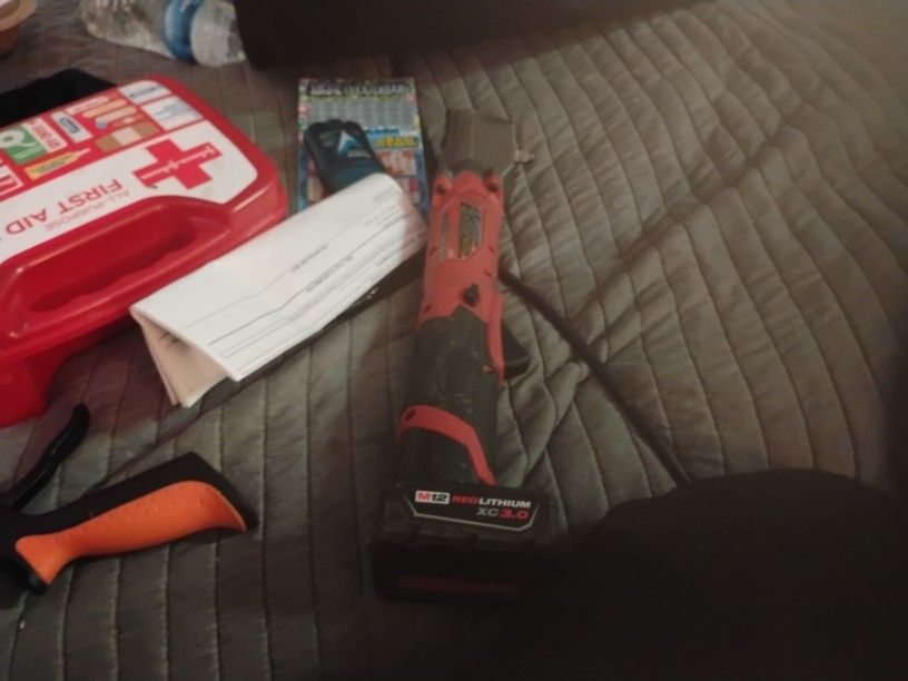 Milwaukee 3/8 Impact Wrench With Battery