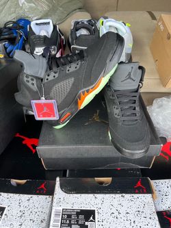 Multiple sizes of Retro 5’s Halloween Edition $80