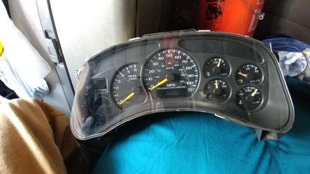 Instrument cluster chevu or gmc