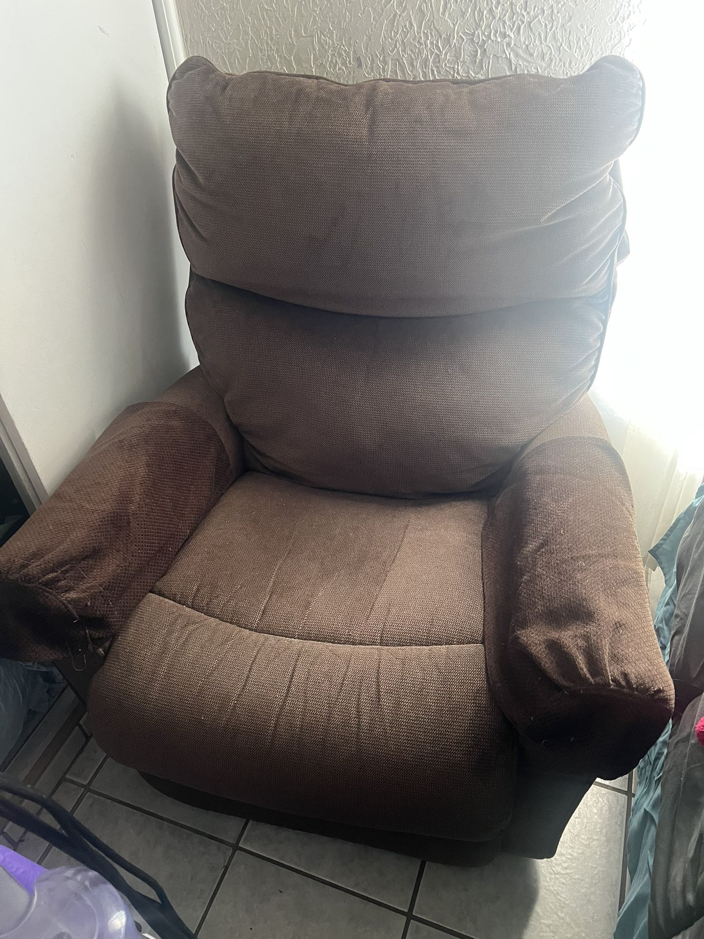 ladyboy recliner rocker