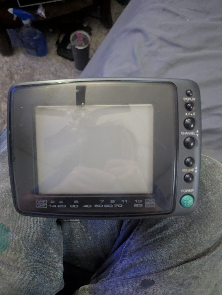 Vintage Magnavox 5-Inch LED Color TV Retro Gaming RV Travel Camping Tested 1993