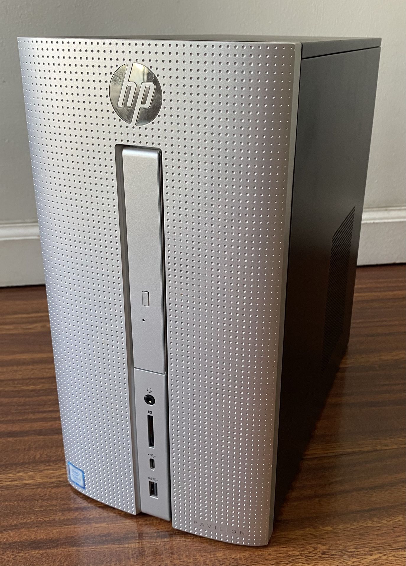 HP Pavilion Desktop PC 570-p0XX