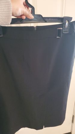 Ladies Medium Black skirt size 10